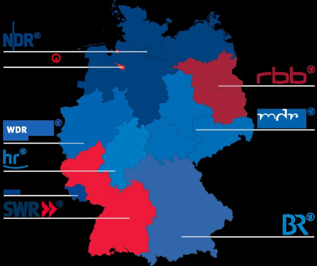 Karte von Deutschland mit Bundesländern in rot und blau, um die Ergebnisse der Wahl 2016 zu zeigen, einschließlich der Namen der Kandidaten und des Wahldatums.