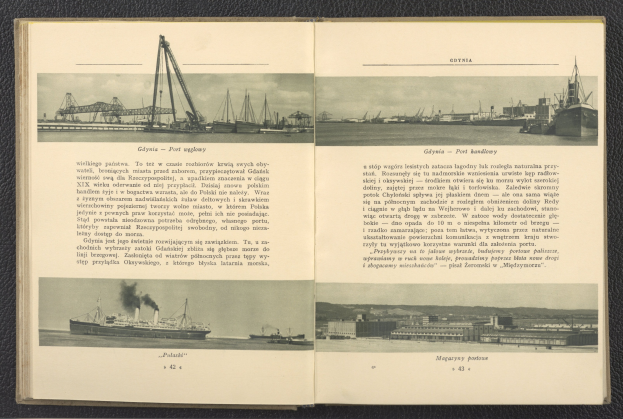 Offenes Buch mit historischen Schiffsillustrationen und begleitendem Text auf einer Oberfläche.