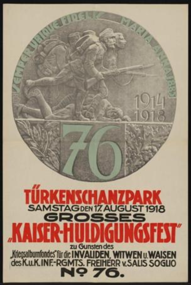 Plakat zum 70-jährigen Jubiläum des Kaiser-Huldigungsfestes in Berlin, Deutschland, mit einer Gruppe von Menschen in der Mitte, umgeben von Text und Zahlen in einem klassischen Photo-Rahmen.