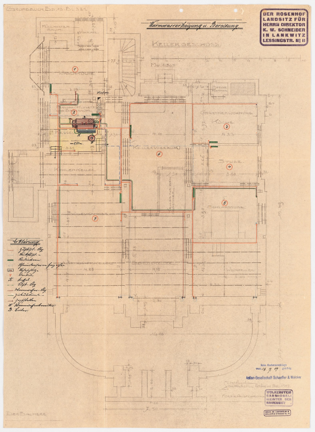 Schwarze und weiße architektonische Zeichnung des Rosenhof-Krankenhauses in Hamburg, Deutschland, die detaillierte Layout mit zahlreichen Drähten zeigt, die elektrische oder strukturelle Pläne angeben, begleitet von handgeschriebenen Textanmerkungen.