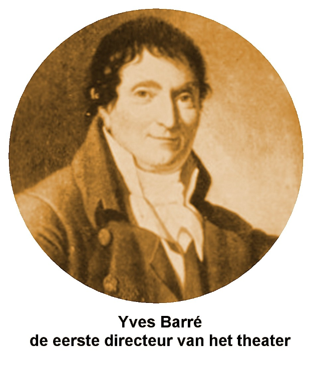 Portrait von Yves Barre, einem Theaterregisseur, in einem schwarzen Anzug und einem weißen Hemd mit ernstem Gesichtsausdruck, zurückgekämmtem Haar und direktem Blick in die Kamera; fetter Text unten.