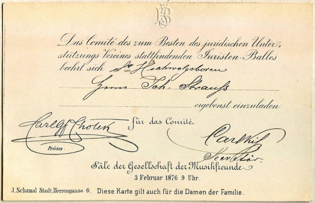 Ein altes Dokument mit Handschrift, das wie ein von der deutschen Regierung ausgestelltem Zertifikat aussieht, mit einem Logo ├╝berkopf.
